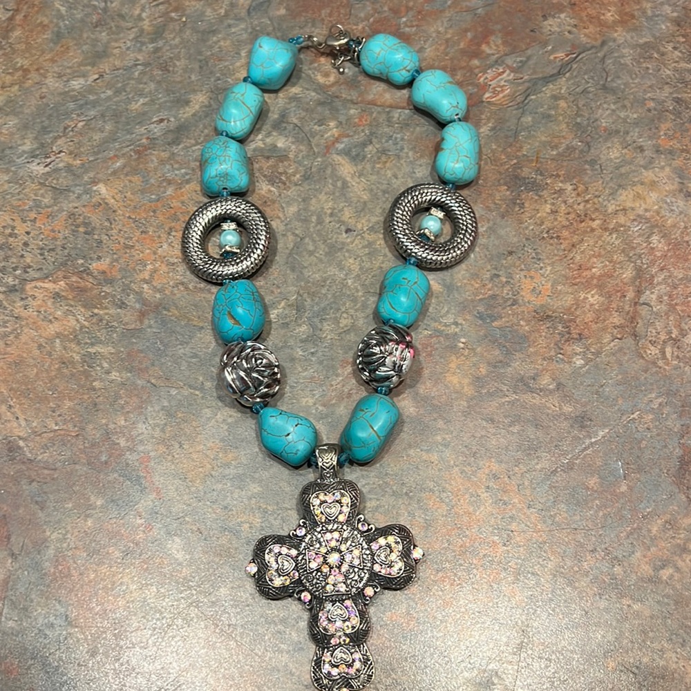 Women’s western turquoise necklace